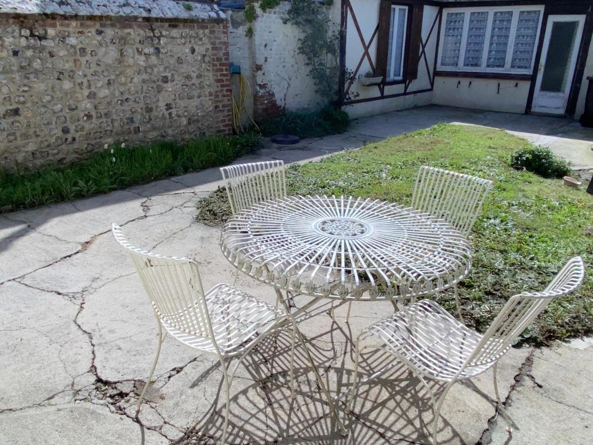 Maison Avec Jardin Et Parking, Au Centre D'Etretat Exterior photo